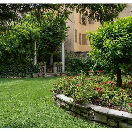 Phi Canalgrande Otel Modena